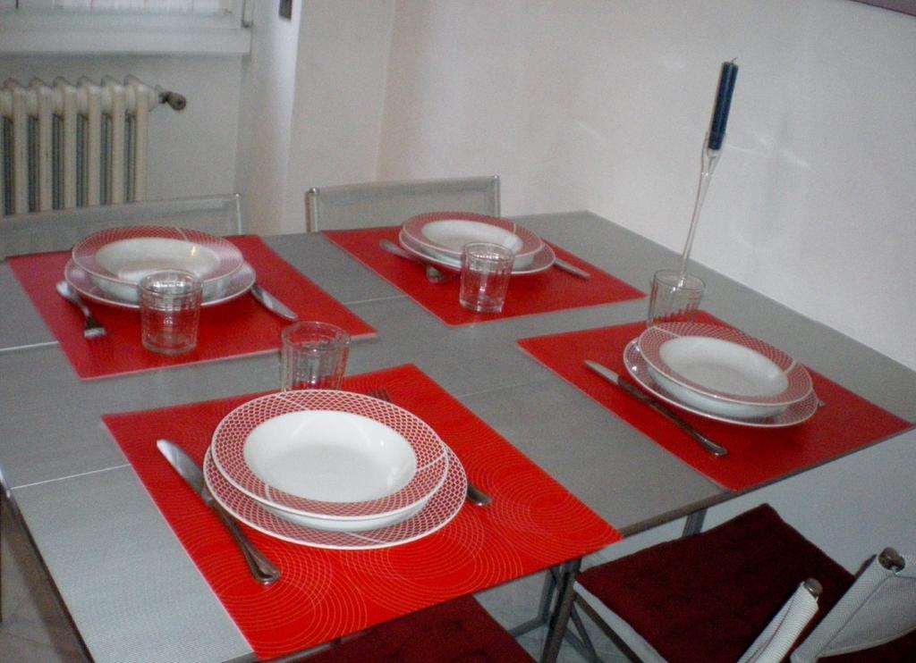 Apartment Melozzo Милано Стая снимка