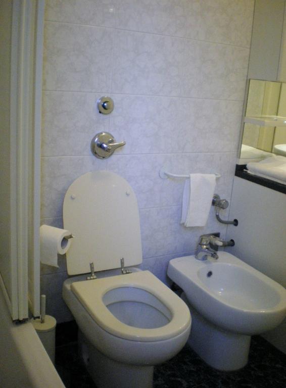 Apartment Melozzo Милано Стая снимка