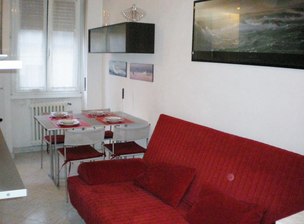Apartment Melozzo Милано Стая снимка