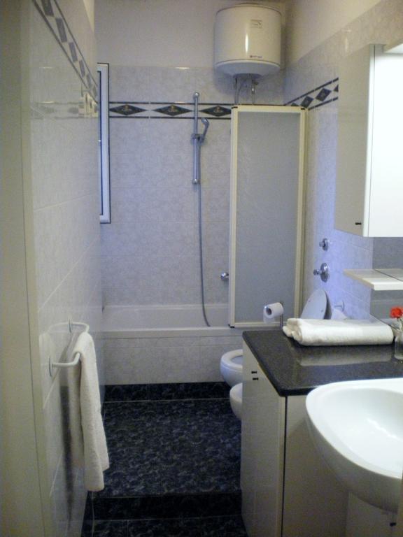Apartment Melozzo Милано Стая снимка
